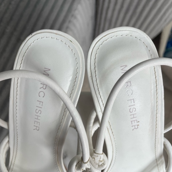 Marc Fisher Strappy Dareta Heel Sandals White Size 7.5 - Picture 4 of 9